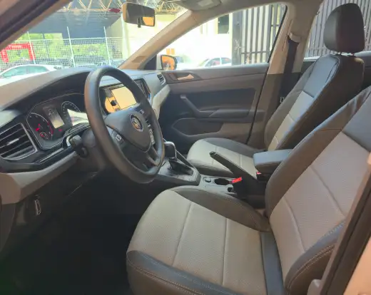 VOLKSWAGEN-POLO-2018