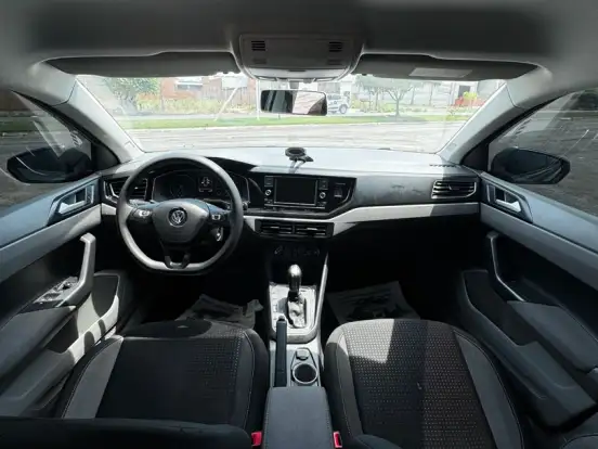 VOLKSWAGEN-POLO-1.0 200 TSI COMFORTLINE AUTOMÁTICO VOLKSWAGEN-POLO-2018