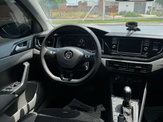 VOLKSWAGEN-POLO-1.0 200 TSI COMFORTLINE AUTOMÁTICO VOLKSWAGEN-POLO-2018