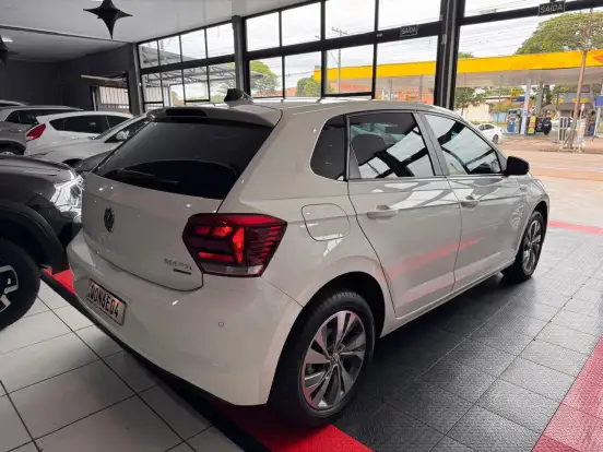 VOLKSWAGEN-POLO-2018