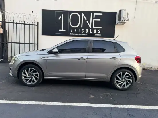 VOLKSWAGEN-POLO-1.0 200 TSI HIGHLINE AUTOMÁTICO VOLKSWAGEN-POLO-2018