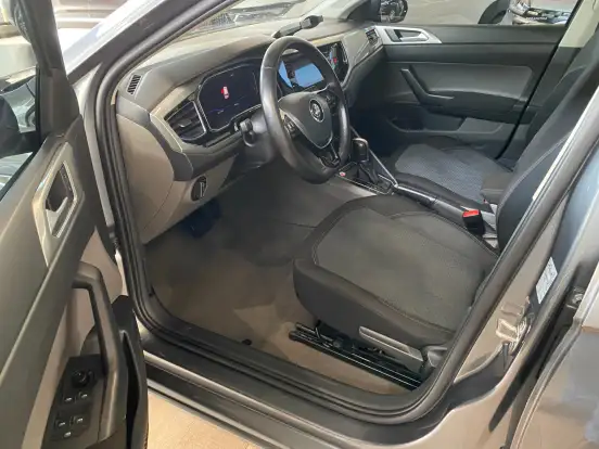 VOLKSWAGEN-POLO-2018