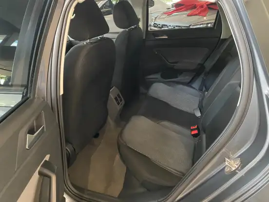 VOLKSWAGEN-POLO-1.0 200 TSI HIGHLINE AUTOMÁTICO VOLKSWAGEN-POLO-2018
