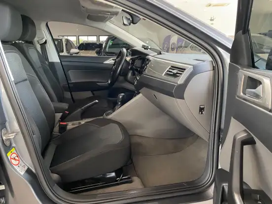 VOLKSWAGEN-POLO-1.0 200 TSI HIGHLINE AUTOMÁTICO VOLKSWAGEN-POLO-2018