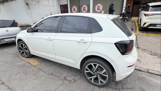 VOLKSWAGEN-POLO-2023