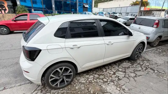 VOLKSWAGEN-POLO-2023