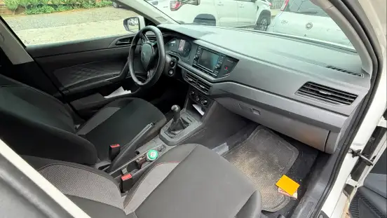 VOLKSWAGEN-POLO-2023