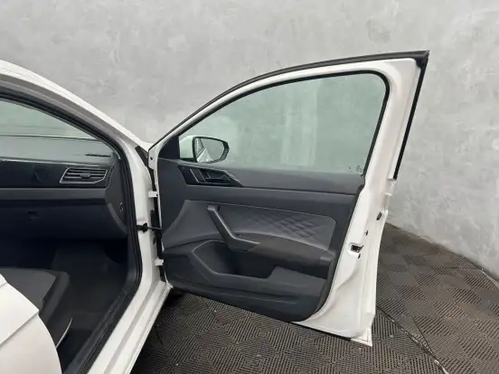 VOLKSWAGEN-POLO-2024