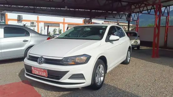 VOLKSWAGEN-POLO-2018