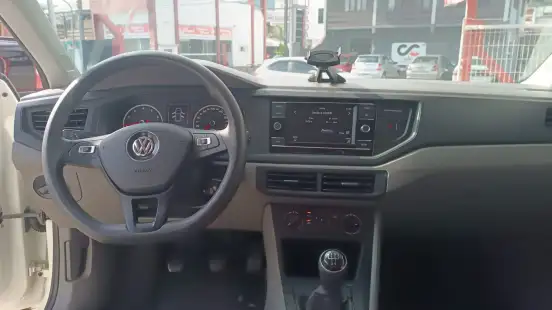 VOLKSWAGEN-POLO-2018
