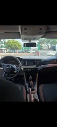 VOLKSWAGEN-POLO-2017