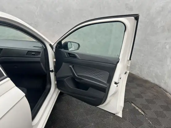 VOLKSWAGEN-POLO-2024