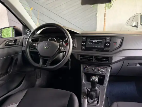 VOLKSWAGEN-POLO-2023