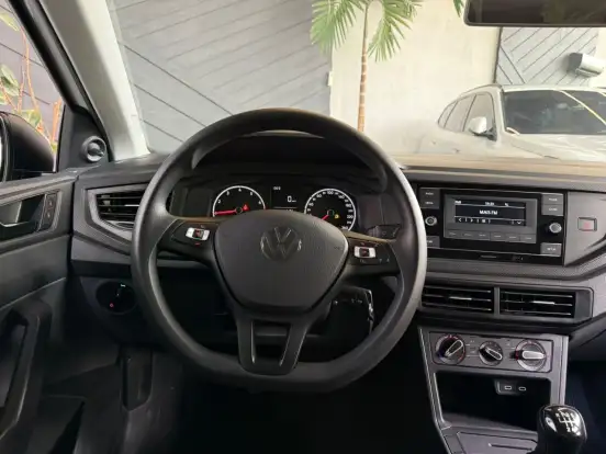 VOLKSWAGEN-POLO-2023