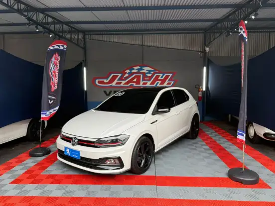VOLKSWAGEN-POLO-2020