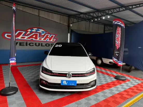 VOLKSWAGEN-POLO-2020
