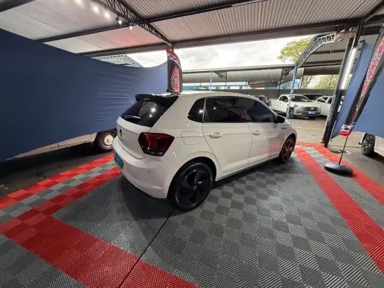 VOLKSWAGEN-POLO-2020