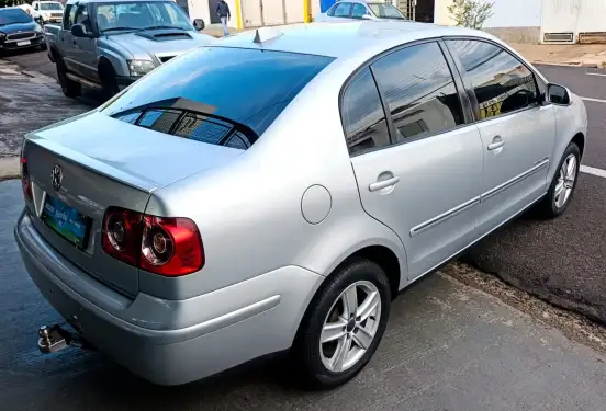 VOLKSWAGEN-POLO-2011