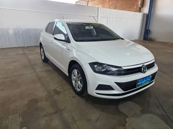 VOLKSWAGEN-POLO-2018