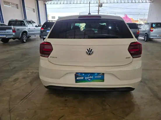 VOLKSWAGEN-POLO-2018