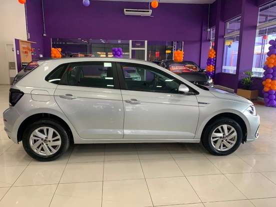VOLKSWAGEN-POLO-1.0 170 TSI COMFORTLINE AUTOMÁTICO VOLKSWAGEN-POLO-2024