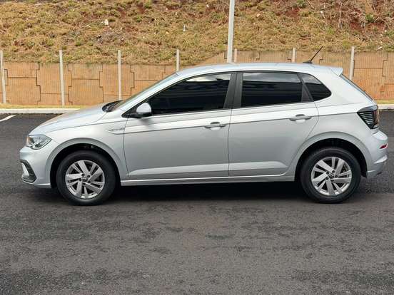 VOLKSWAGEN-POLO-1.0 170 TSI COMFORTLINE AUTOMÁTICO VOLKSWAGEN-POLO-2024