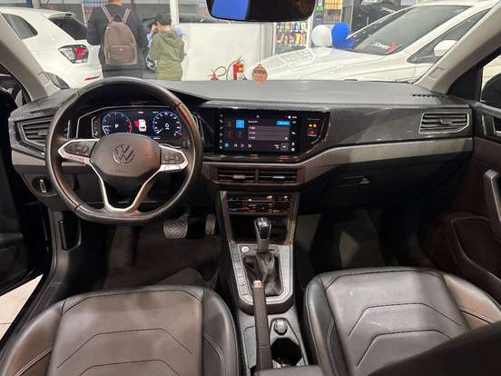 VOLKSWAGEN-POLO-2023