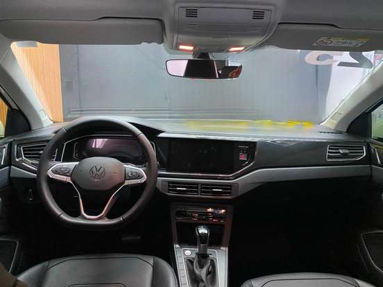 VOLKSWAGEN-POLO-1.0 170 TSI HIGHLINE AUTOMÁTICO VOLKSWAGEN-POLO-2025