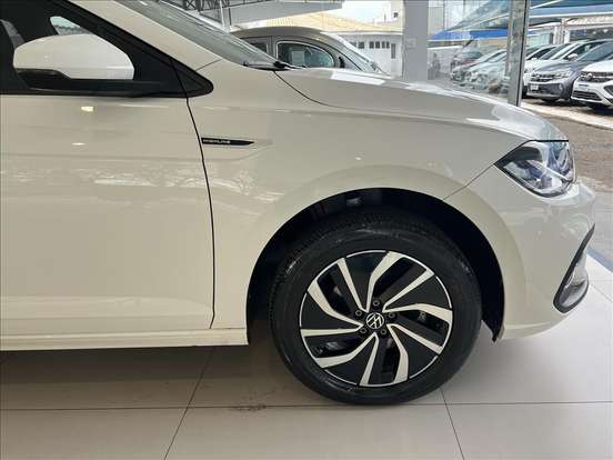 VOLKSWAGEN-POLO-1.0 170 TSI HIGHLINE AUTOMÁTICO VOLKSWAGEN-POLO-2024