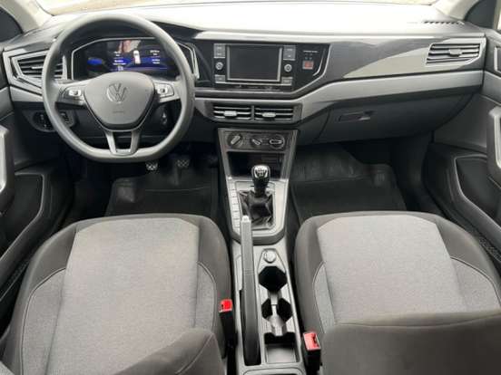VOLKSWAGEN-POLO-2023