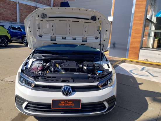 VOLKSWAGEN-POLO-2024