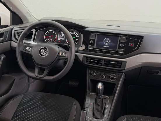 VOLKSWAGEN-POLO-2017