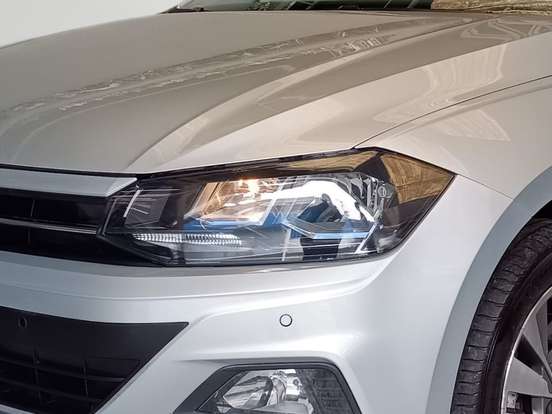 VOLKSWAGEN-POLO-2018