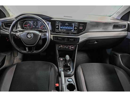 VOLKSWAGEN-POLO-2019