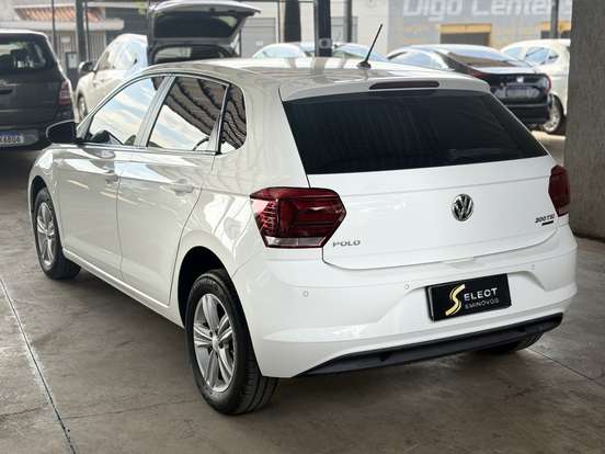 VOLKSWAGEN-POLO-2018
