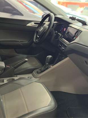VOLKSWAGEN-POLO-2020