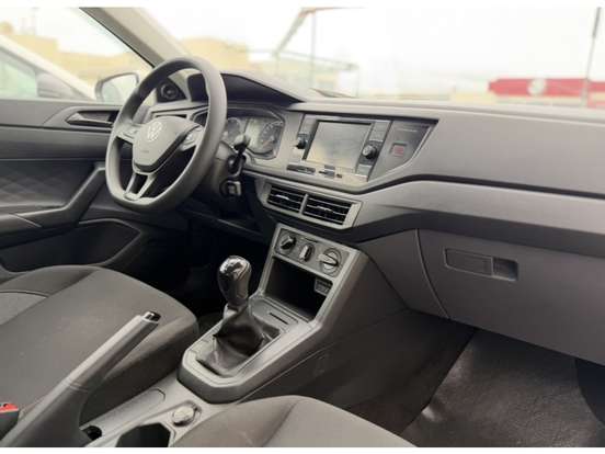 VOLKSWAGEN-POLO-2023