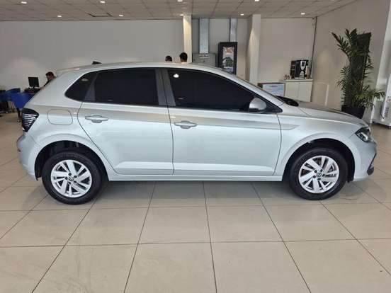 VOLKSWAGEN-POLO-2024