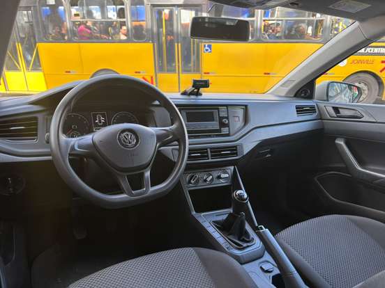 VOLKSWAGEN-POLO-2019