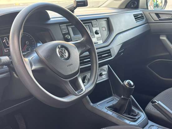 VOLKSWAGEN-POLO-2019