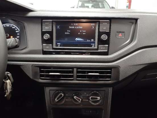 VOLKSWAGEN-POLO-2024
