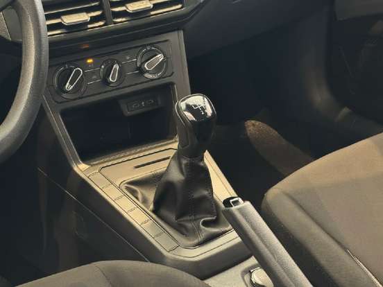 VOLKSWAGEN-POLO-2025