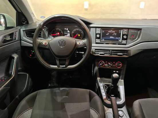 VOLKSWAGEN-POLO-2022