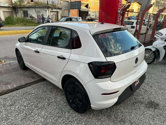 VOLKSWAGEN-POLO-2023