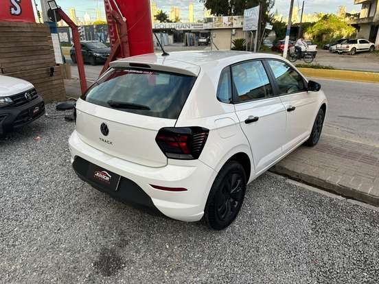 VOLKSWAGEN-POLO-2023