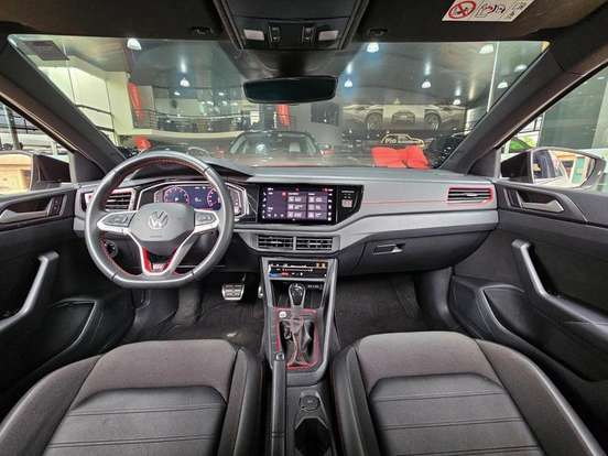 VOLKSWAGEN-POLO-2023