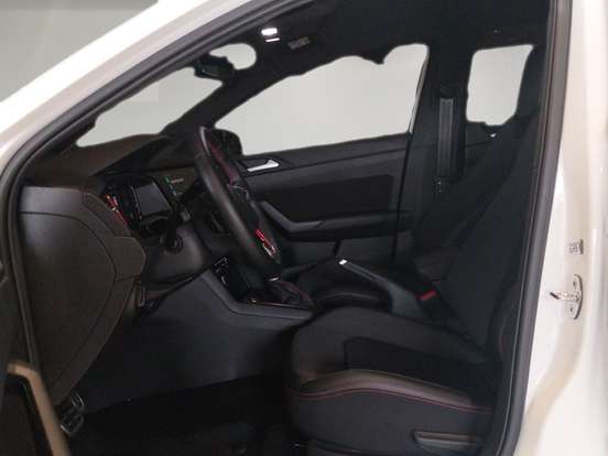 VOLKSWAGEN-POLO-2024