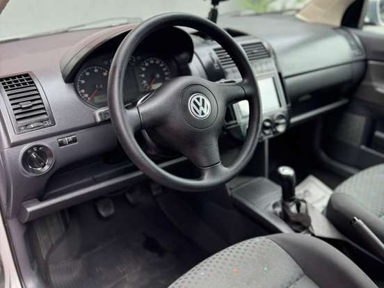 VOLKSWAGEN-POLO-1.6 MI 8V FLEX 4P MANUAL VOLKSWAGEN-POLO-2005