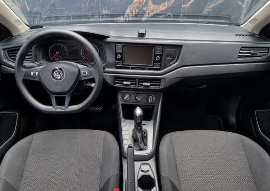 VOLKSWAGEN-POLO-2021