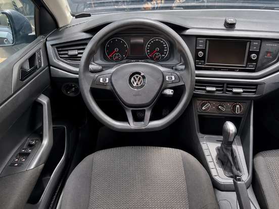 VOLKSWAGEN-POLO-2021